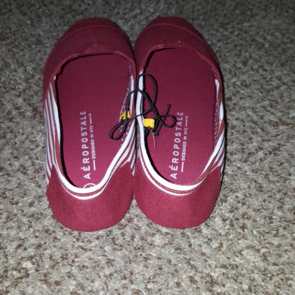 AEROPOSTALE FLATS. - Picture 4 of 5